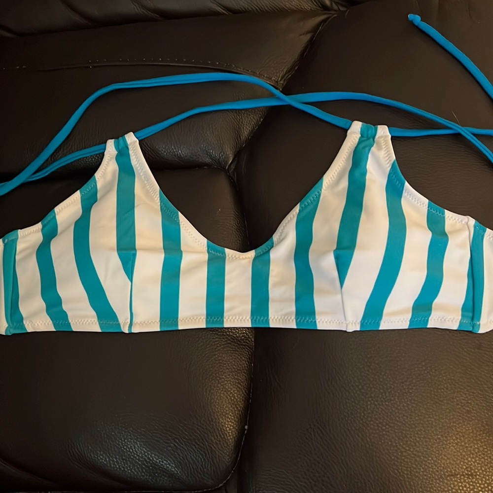 CUPSHE blue and white bathing suit top